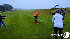 전 MLB 외야수 번스, 24시간에 골프 420홀 라운드 ‘세계 신기록’