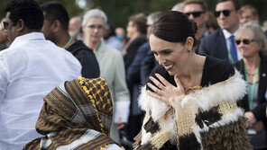 뉴질랜드, 총기참사 당시의 모스크 예배자 전원에게 영주권