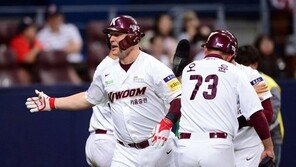 ‘만루의 사나이’ 샌즈, 그램드슬램으로 팀 연패 탈출 견인