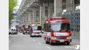 국민 10명 중 9명 “소방차 출동 막는 車 부숴도 된다”