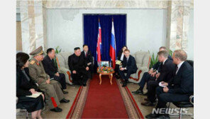 김정은 방러 응접실에 리용호·리영길·최선희 나란히 동석