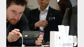 ‘프리미엄폰’ 상징 LG폰의 몰락…중국폰에 치여 해외로