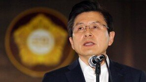 ‘장인상’ 황교안 대표 “조문 오지말고 투쟁 전념해 달라”