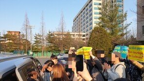 ‘4달째 공항 숙식’ 앙골라 일가족, 난민인정심사 불허