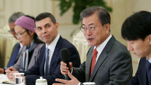 文 “가급적 빠른 시일 내 김정은 만나 북미 대화 촉진할 것”