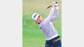 여유만만 ‘핫식스’ 이정은… 선두 위협하고 후배들 보듬고