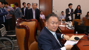 국회 사법개혁특위, 민주당 단독 개의…정회 뒤 퇴장