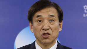 이주열 “현 경제상황 엄중히 봐야…기업투자 활력 필요”