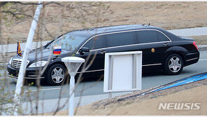 김정은, 러 전몰용사 추모시설 헌화…정상회담 外 첫 일정