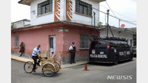 총 31발 맞아…멕시코 女시장, 무장 괴한에 피살…남편과 운전기사도