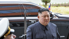 김정은, 17년 전 김정일이 갔던 식당서 연해주 주지사와 오찬