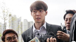 ‘마약투약 혐의’ 박유천, 영장실질심사 출석…‘묵묵부답’