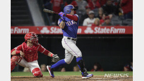 추신수, 11호 2루타 포함 멀티히트…텍사스는 4연패