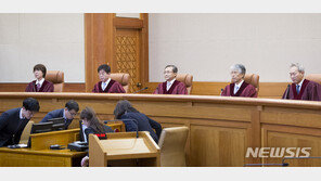 당정, ‘낙태죄 폐지 법안’ 여론 수렴…타협점 찾기로