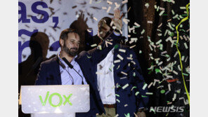 스페인 극우당 44년 만에 원내 진출…유권자들 지지 이유