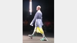 패션쇼 중 넘어져 모델 사망…‘치렁치렁’ 신발끈 때문?