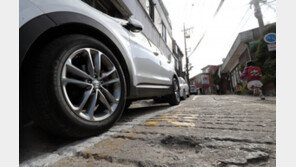 포르쉐, 빗길에 미끄러져 ‘쾅!쾅!쾅!’…20대 운전자 사망