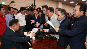 우여곡절 끝 패스트트랙 태웠으나 험로 예고…향후 절차는