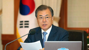 文대통령 “40대 고용 불안정 아주 아픈 부분…사회 안전망 강화”