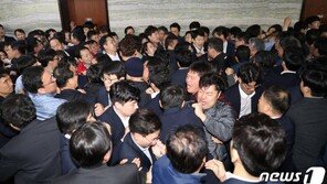 상처만 남긴 패스트트랙…대화와 타협 아닌 정치실종 확인
