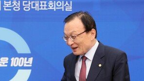 이해찬 “파행기간 고생”…국회 방호원·청소노동자에 피자 전달