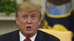 트럼프 “연준, 금리 1%p 내려야…로켓처럼 경제 상승할 것”