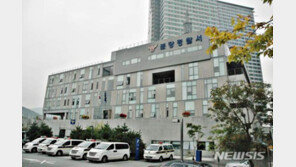 노래방 복도서 20대 여성 추행한 경찰관 입건