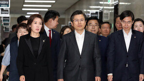 한국당, 내일 10여명 집단 삭발…黃, 경부선 타고 文 규탄