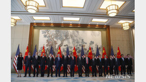 미중 무역협상 베이징서 개최…므누신 “생산적 만남”