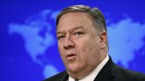 폼페이오 “마두로, 쿠바 망명 준비중…비행기 불태워라”