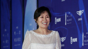 김혜자·정우성, 백상예술대상 대상…SKY캐슬 4관왕