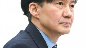 공수처 숙제 끝낸 조국 ‘출구 트랙’으로?… 퇴진 임박설 솔솔