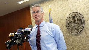 美 오클라호마경찰, 발가벗은 10대고교생 사살