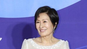 김혜자 백상예술대상 수상소감에 시청자 ‘울먹’…“위안 됐다”