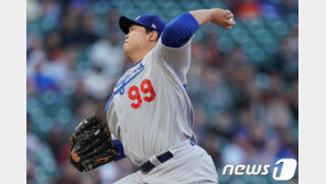[속보]‘8이닝 1실점 호투’ 류현진, 4승 불발…다저스는 끝내기 패