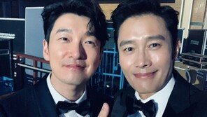 이병헌, 절친 조승우와 찰칵 “‘백상’, 너여서 더 좋았다”