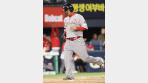 최정, 개인 11번째 그랜드슬램…통산 홈런 단독 8위로