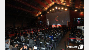 “나와, 영화 보자”… 제20회 전주국제영화제 화려한 개막