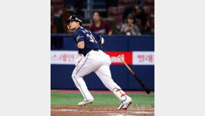 최악의 상황에서 두산을 구한 4번타자 김재환