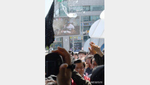 광주 간 황교안, ‘물세례’ 봉변…송정역 귀빈실 긴급 대피 