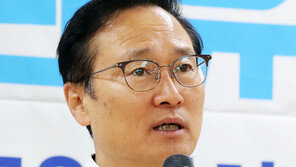홍영표 “문무일 민주주의 위배 발언, 이해 어려워” 유감