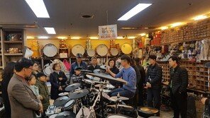 겉과 속 다른 세계 최대 규모의 ‘악기 아지트’ , 낙원상가의 매력은?