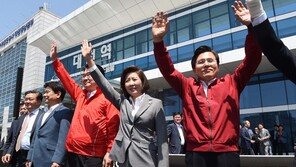 한국당 장외전 언제까지…與 원내대표 선거가 전환점 될까