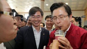 광주선 ‘봉변’, 전주선 ‘환대’…황교안 ‘호남선’ 장외투쟁