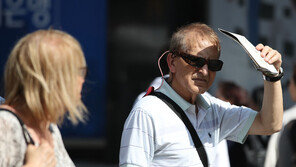 황금연휴 날씨도 화창…외출땐 마스크 필수