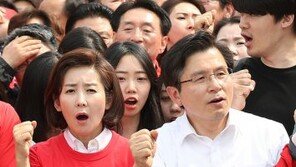 거리 누비는 ‘투사 황교안’…장외투쟁 장기화 성공 가능성은