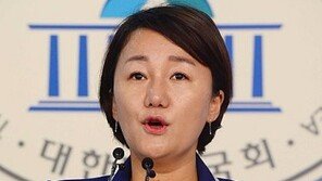 與 “투쟁도 격론도 국회에서 하라”…한국당에 복귀 압박