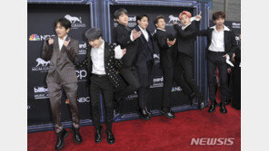 방탄소년단, 스타디움투어 LA에서 첫 무대…6만명 난리