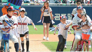 “김재호 아저씨 최고!” 두린이 3일 내내 웃음꽃