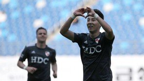 시즌 2번째 멀티골 부산 이정협의 부활 선언